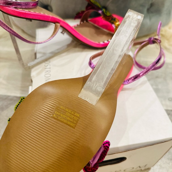 Butterfly Away … - Picture 5 of 8